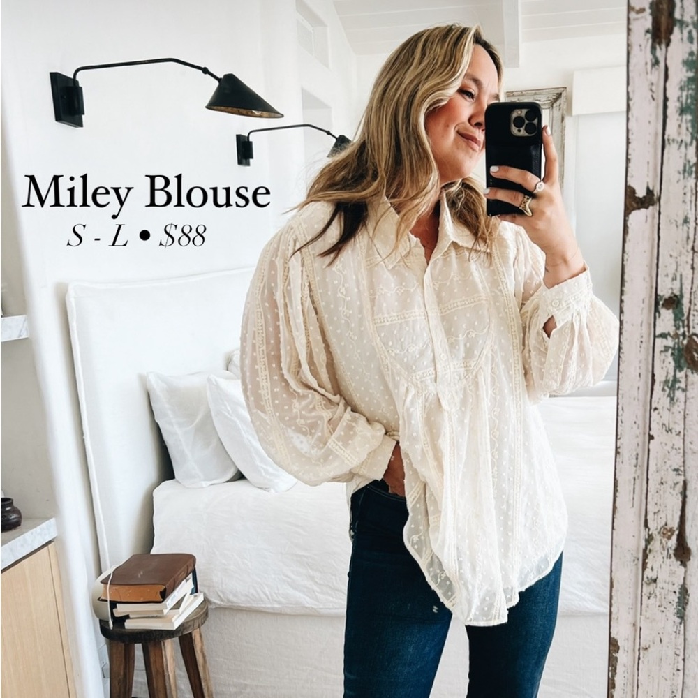 Carly Jean Los Angeles Miley Blouse in Cream